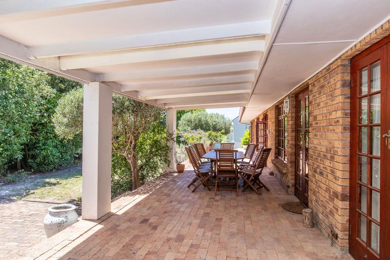 5 Bedroom Property for Sale in Constantia Western Cape